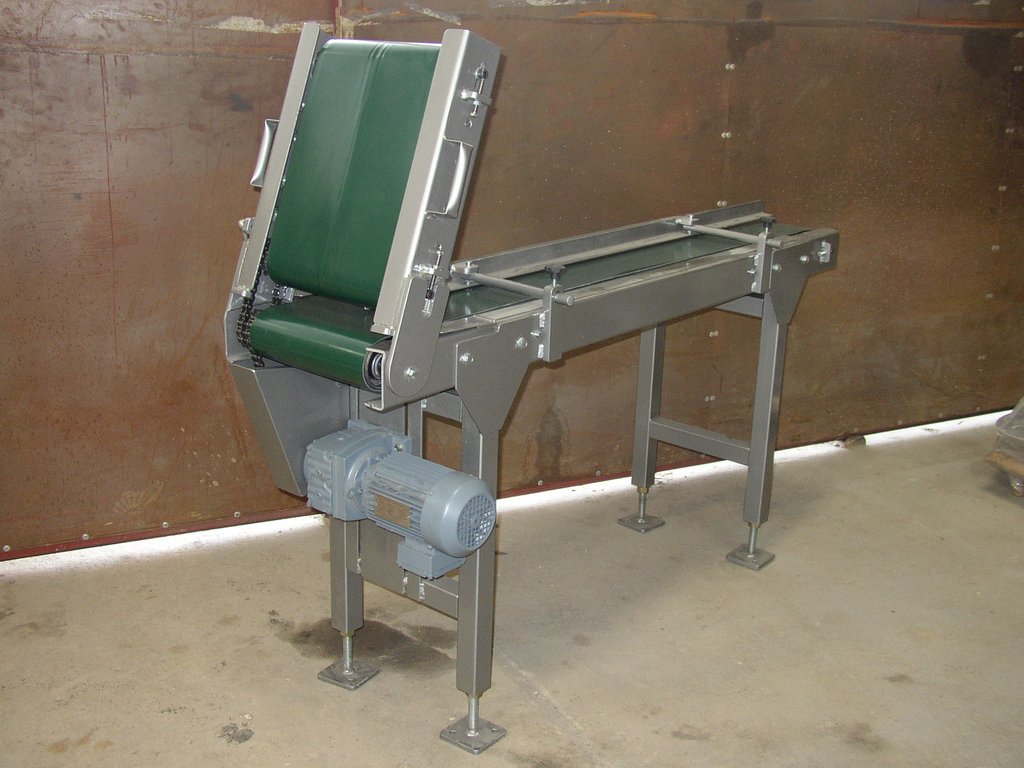 Convoyeur à bande mécano-soudé